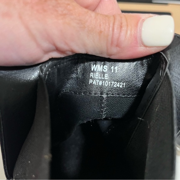 DV Dolce Vita Reilly Wedge Lug Chelsea Booties Black Size 11 Women’s - Picture 10 of 10